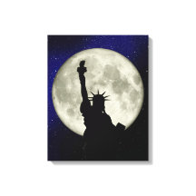 Estatua de la libertad contra el lienzo lunar