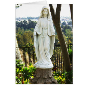 Estatua de la Virgen María