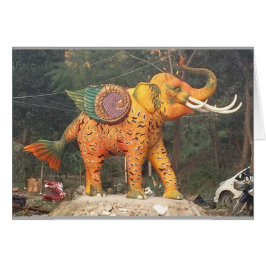 Estatua del elefante de la fantasía en Chiang Mai,