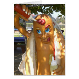 Estatua retro kitsch de perro caliente