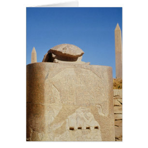 Estatua sagrada del pañuelo en el templo de Amun