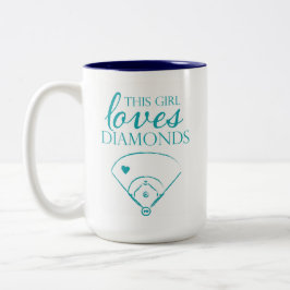 Este chica ama la taza del béisbol/del softball de