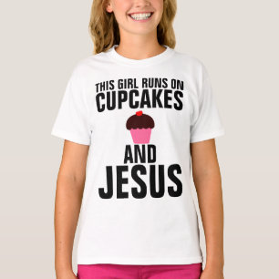 ESTE CHICA CORRE EN CUPCAKES Y Camisetas JESÚS