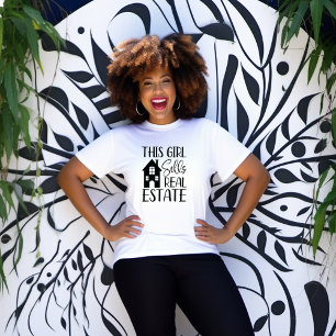 Este Chica vende camisetas inmobiliarias