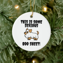 Este es un ornamento serio de hojas de boo