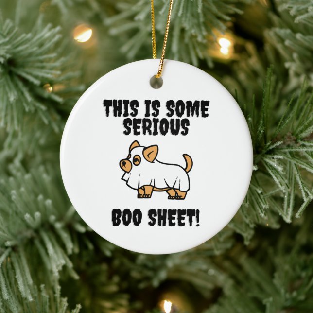 Este es un ornamento serio de hojas de boo (Árbol)