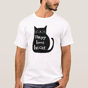Este individuo ama su camiseta divertida del gato