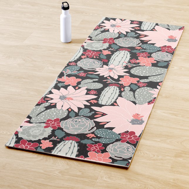 Esterilla De Yoga Cactus Suculentas Plantas Pink Mint Brown (Cactus Succulent Plants Pink Mint Brown Yoga Mat from Jenn's Emporium. )
