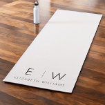 Esterilla De Yoga Clásico Elegante Moderno Monograma Minimalista Nom<br><div class="desc">Eleva tu práctica de yoga con nuestra elegante y clásica alfombra Minimalista monograma . Esta alfombra meticulosamente diseñada combina la sofisticación atemporal con el minimalismo contemporáneo, creando un espacio sereno para tu mente y cuerpo. Diseñada con precisión y atención a los detalles, esta alfombra de yoga es más que un...</div>