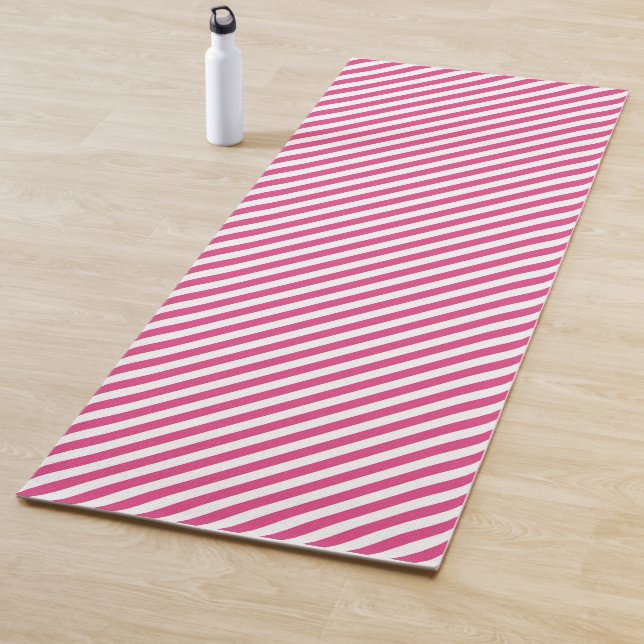 Esterilla De Yoga Diagonal pink and white stripes pattern (In situ)
