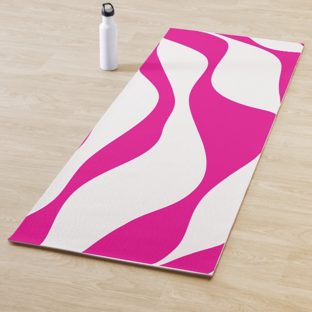 Esterilla De Yoga Ebb y Flow 4 en magenta y blanco (In situ)