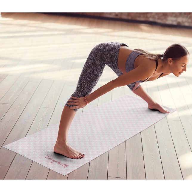 Esterilla De Yoga Ejercicio moderno de monograma con control blanco  (Modern Pink White Checkered Monogram Exercise Yoga Mat)