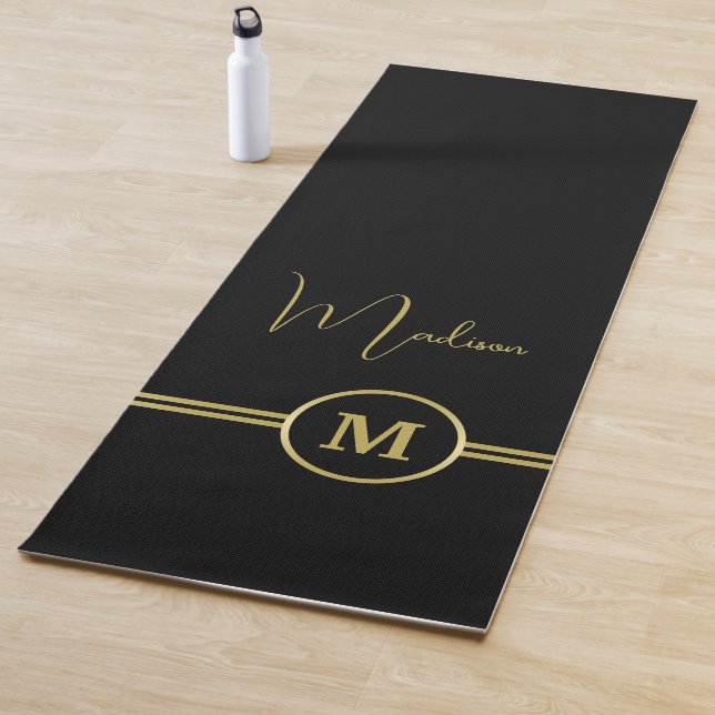 Esterilla De Yoga Elegant Gold Signature Monogram on Black (In situ)