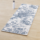 Esterilla De Yoga Elegante Vintage francés grabado en toile floral-a<br><div class="desc">Elegante y ornamentado patrón vintage azul y blanco toile de jouy con flores exóticas, viñas y follaje entrelazados con guirnaldas y canastos de rosas. Este patrón se adaptó a partir de un fragmento textil francés histórico aproximadamente en 1910 en la colección Smithsonian. El patrón es de alta resolución pero no...</div>