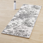 Esterilla De Yoga Elegante Vintage Francés Grabado Floral Toile-Gris<br><div class="desc">Elegante y ornamentado patrón vintage gris y blanco de jouy con flores exóticas, viñas y follaje entrelazados con guirnaldas y canastos de rosas. Este patrón se adaptó a partir de un fragmento textil francés histórico aproximadamente en 1910 en la colección Smithsonian. El patrón es de alta resolución pero no se...</div>