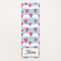Estera de yoga con diseño de patrones de corazón