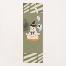Fantasma Adorable Meditando con Sombrero de Bruja