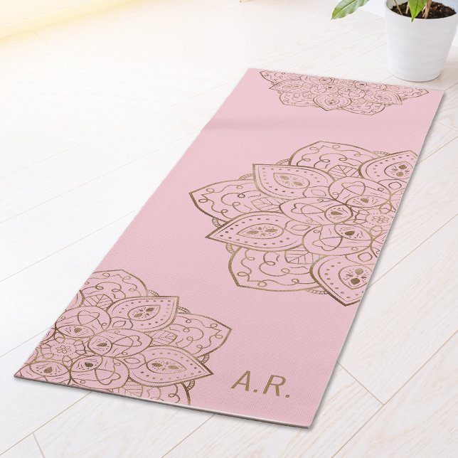 Esterilla De Yoga Faux Gold Foil On Light Pink Mandala With Initials (Subido por el creador)