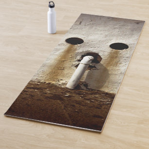 Esterilla De Yoga Fotografía de tubería de agua expuesta urbana