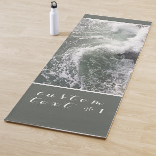 ESTERILLA DE YOGA FUERTES OLAS DE OCÉANO MARÍTIMO NAVEGANDO FOTO NAT