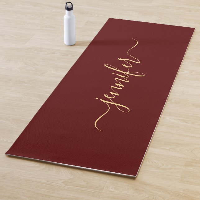 Esterilla De Yoga Gold Calligraphy Script Personalized Name Maroon (In situ)