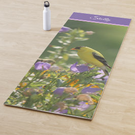 Esterilla De Yoga Goldfinch en una flor harebell