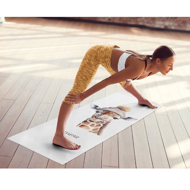 Esterilla De Yoga Jirafa con gorro de invierno personalizable  (Subido por el creador)