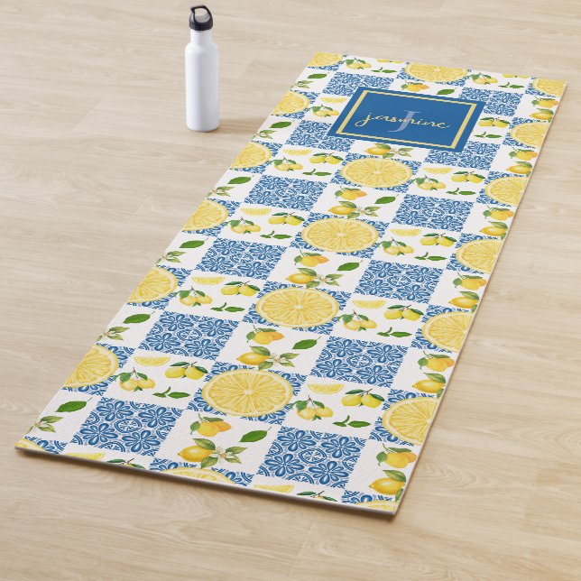Esterilla De Yoga Lemon Monogram Name French Country Tile Pattern (In situ)