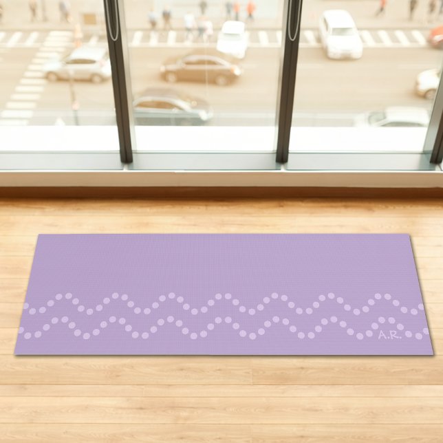 Esterilla De Yoga Light Lavender Minimal Dotted Wavy Lines Initials (Disclaimer: This image is a digital mockup.)