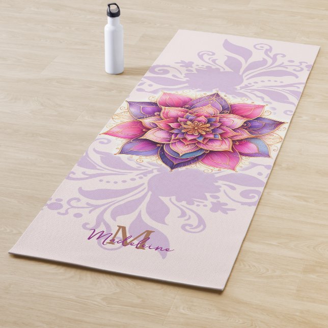 Esterilla De Yoga Mandala floral Oro Purple Elegante Nombre Monogram (In situ)