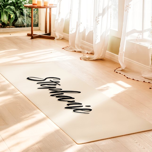 Esterilla De Yoga Marfil Y Nombre Personalizado Negro Simple (Subido por el creador)