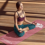 Esterilla De Yoga Namaste Lotus Flower Modern Pink Custom Name<br><div class="desc">Namaste Lotus Flower Modern Pink Custom Name Sports Fitness Yoga Mat cuenta con una flor de loto blanco con el texto "namaste" en escritura moderna de caligrafía con letras a mano en un fondo rosado y personalizada con tu nombre. Perfecto regalo para amigos y familia por cumpleaños, Navidades, Día de...</div>