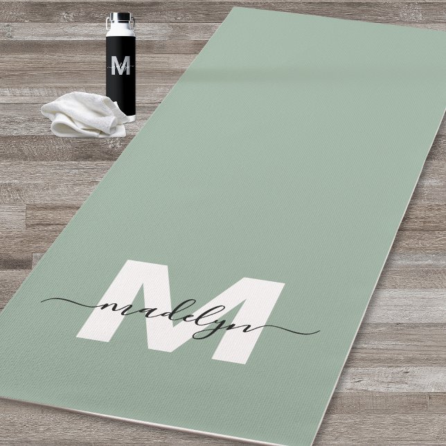 Esterilla De Yoga Nombre inicial del personalizado Monograma Sage Gr (Custom Initial Name Monogram Sage Green Yoga Mat)