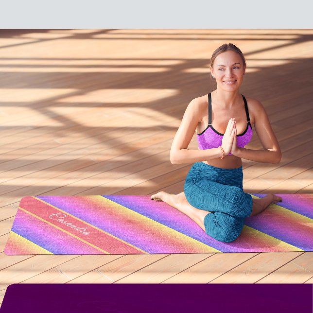 Esterilla De Yoga Nombre personalizado de las franjas diagonales de  (Multi-Colored Pastel Diagonal Stripes Custom Name Yoga Mat)
