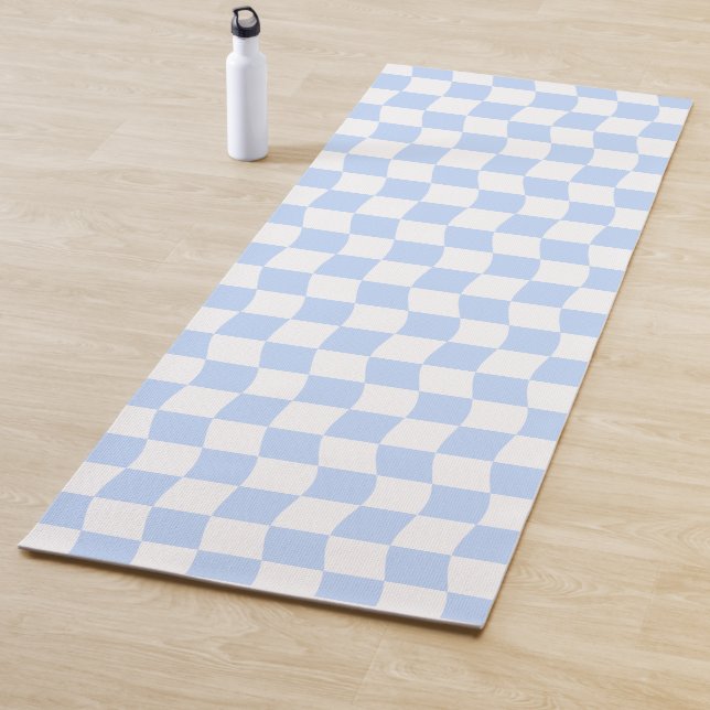 Esterilla De Yoga Pastel Blue White Wavy Checkerboard Pattern (In situ)