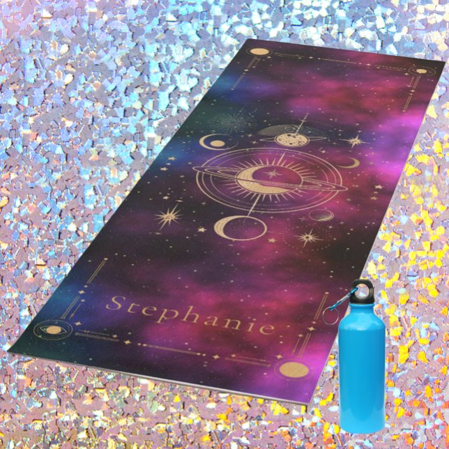 Esterilla De Yoga Purpurina de oro del Universo Celeste Monograma Do (Celestial Gold Universe Yoga Mat)
