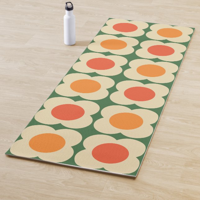 Esterilla De Yoga Retro 70s Scandi Flowers -Mid mod- Orange on Green (In situ)