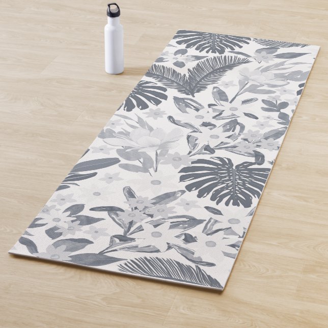 Esterilla De Yoga Tropical Grey Foliage Floral White Pattern (In situ)