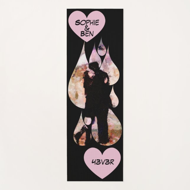 Esterilla De Yoga Under Umbrella: Romantic Couple Kissing in Rain (Anverso)