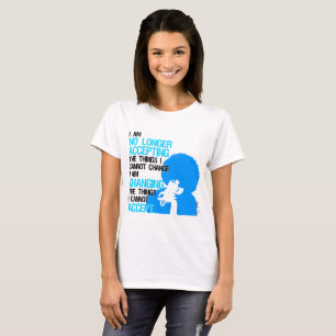 Estoy cambiando la camiseta básica de las mujeres