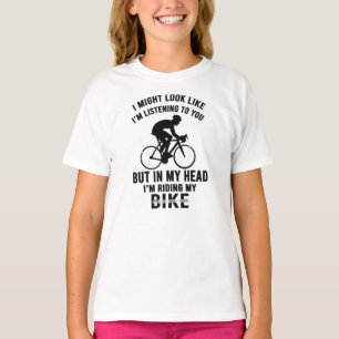 Estoy en mi cabeza montando mi camiseta en bicicle