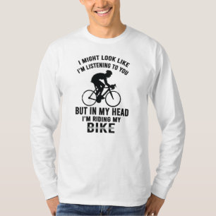 Estoy en mi cabeza montando mi camiseta en bicicle