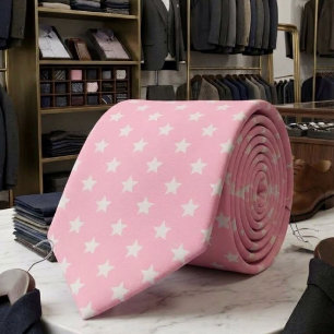 Estrellas de Tickle Me Pink en Corbata Rosa Pálido