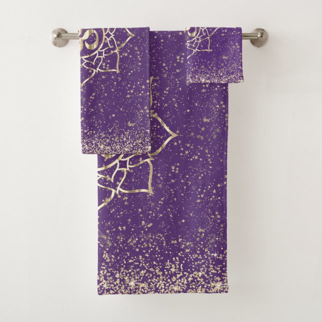 Estrellas Purpurinoso Om Gold Mandala en morado (In situ)