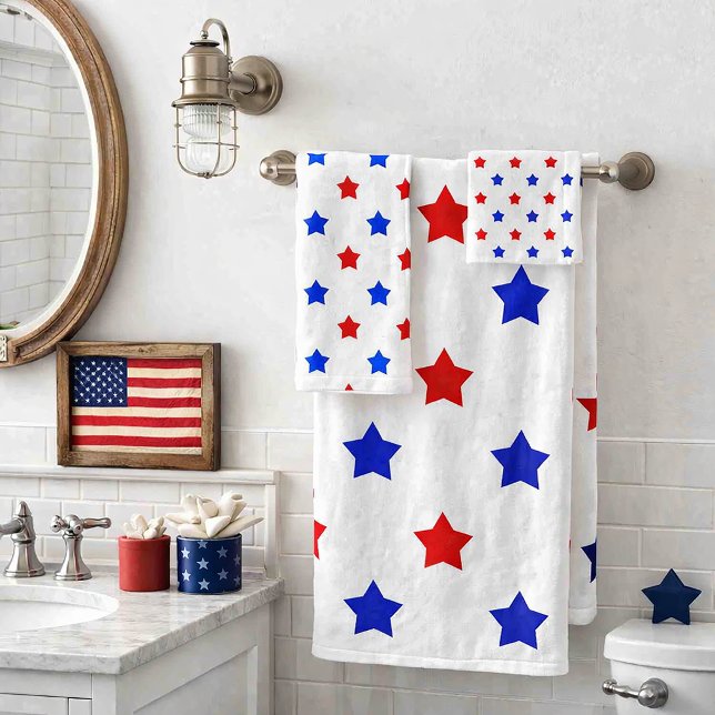 Estrellas Rojas y Azules Patrióticas Fondo Blanco (A towel set with red and blue stars on a white background.)