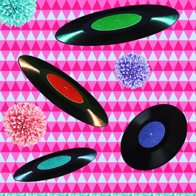 Estuche para iPhone para Funda de música de Oldies (A vibrant and playful digital collage features a repeating geometric pattern of pink and light blue!)