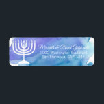 Etiqueta Acuarela Menorah Hanukkah Chanukah Return<br><div class="desc">Envíe sus invitaciones de Hanukkah o tarjetas de vacaciones y gracias a las tarjetas con estos pegatinas de la etiqueta azul de retorno de color agua . Menorah blanca con estrella de David en el medio. Plantillas editables para que pueda cambiar el tipo de letra y el tamaño.</div>