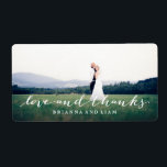 Etiqueta Amor y gracias simple guión de foto de sangre comp<br><div class="desc">Muestra tu foto favorita y da las gracias al mismo tiempo con estas etiquetas elegantes que dicen "amor y agradecimiento" en un guión blanco bonito.</div>