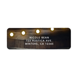 Etiqueta Barril de madera tallada en el corazón ilumina a B