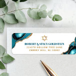 Etiqueta Bat Mitzvah Dirección de Agitación Turquesa de Oro<br><div class="desc">Estar orgulloso, regocijarse y celebrar este hito de su Bat Mitzvah favorito cada vez que use esta etiqueta de dirección de retorno fresca, única, moderna y personalizada! Una tipografía audaz, azul verde azulado oscuro y de oro falso, y una estrella de David de falso oro, superponen un fondo blanco simple...</div>